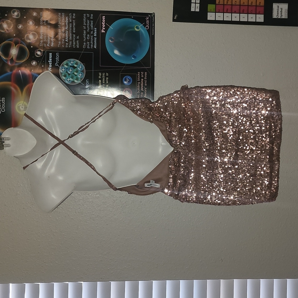 Dress - Picture 4 of 6